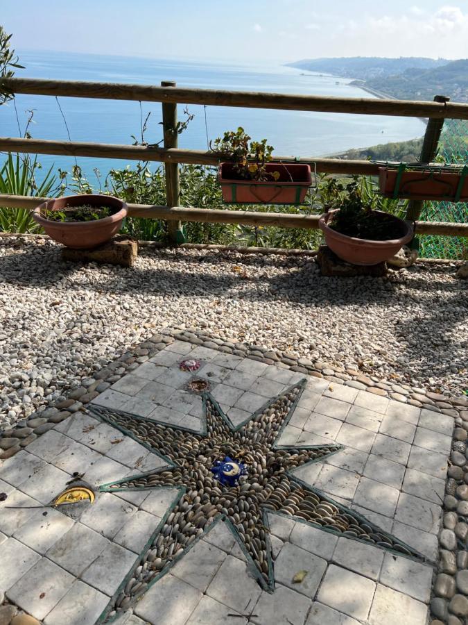 Appartamento Vacanza Moch - Viaggiatori Alla Scoperta Della Costa Dei Trabocchi Francavilla Al Mare Bagian luar foto