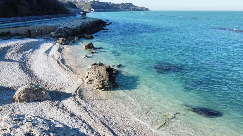 Appartamento Vacanza Moch - Viaggiatori Alla Scoperta Della Costa Dei Trabocchi Francavilla Al Mare Bagian luar foto